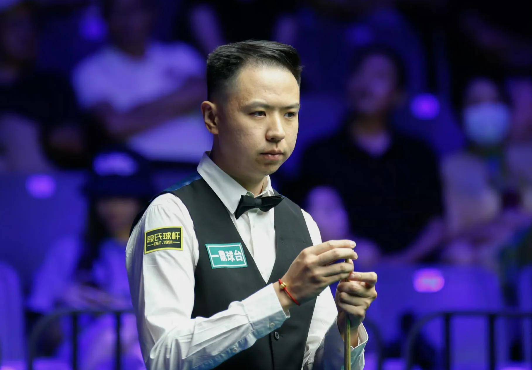 甚至促使他 甚至促使他